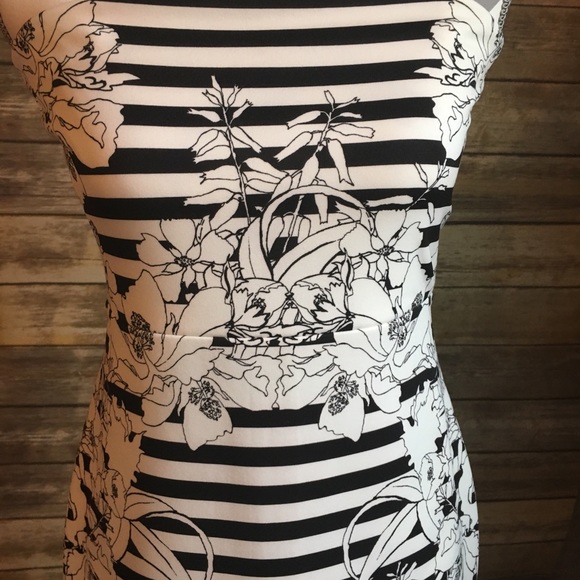 Express Strapless Dress - Picture 3 of 8